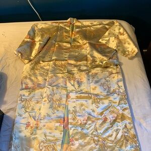 100% silk kimono. Women’s XXL.